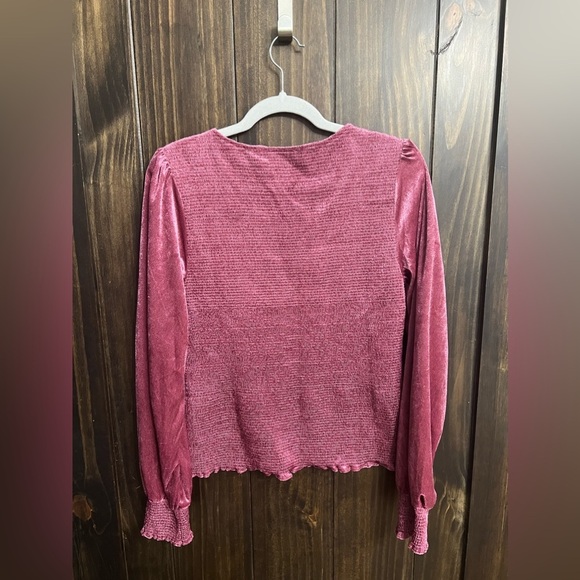 Velvet V-Neck Blouse w/ Peasant Sleeves-Size:Medium - Picture 9 of 11